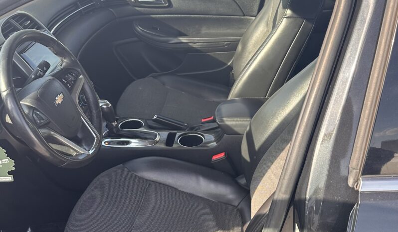 
								2015 Chevrolet Malibu LT Sedan 4D full									